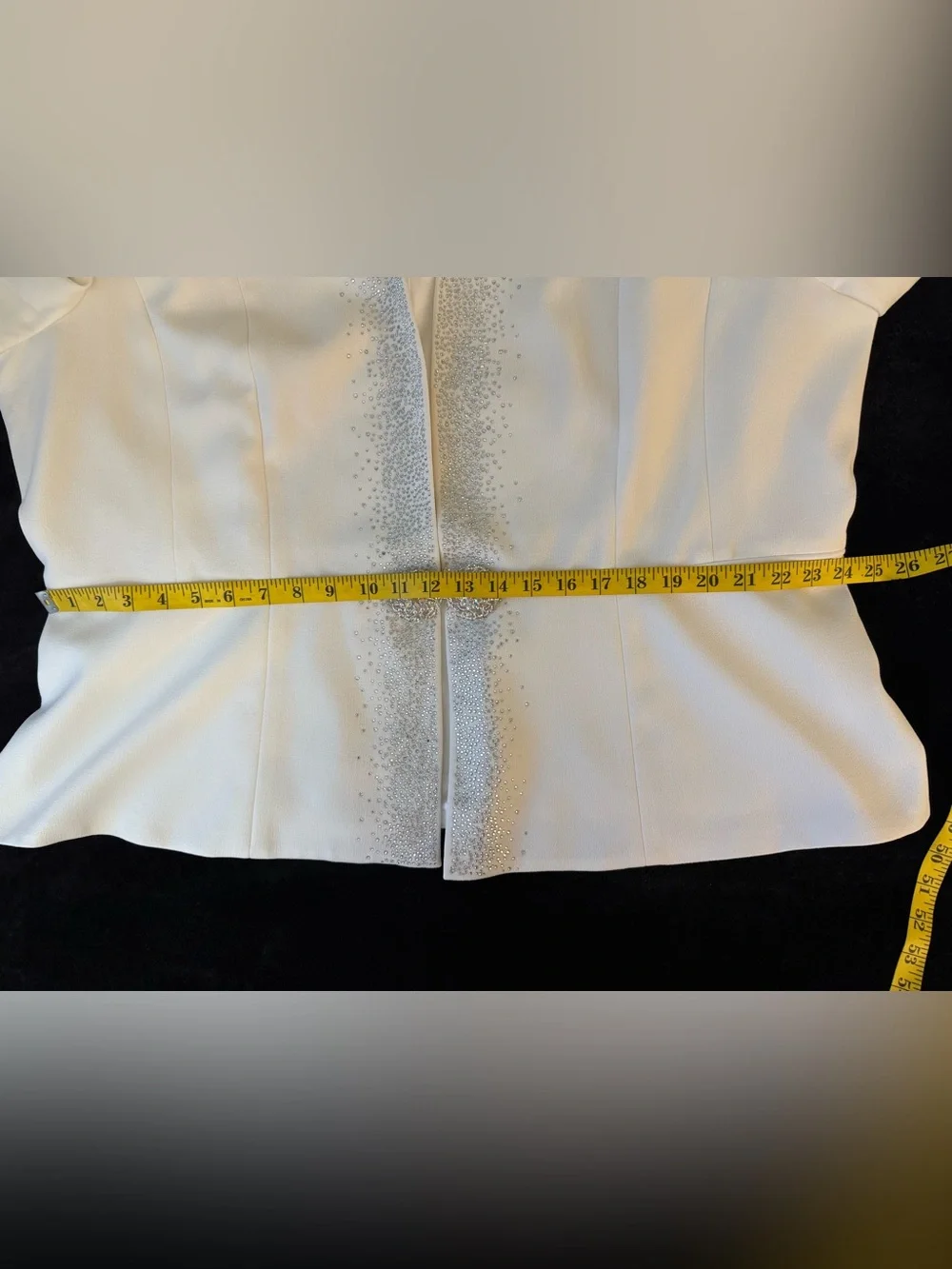 Lily & Taylor White Studded Lined Hook & Eye Short Jacket Long Sleeve Size 22